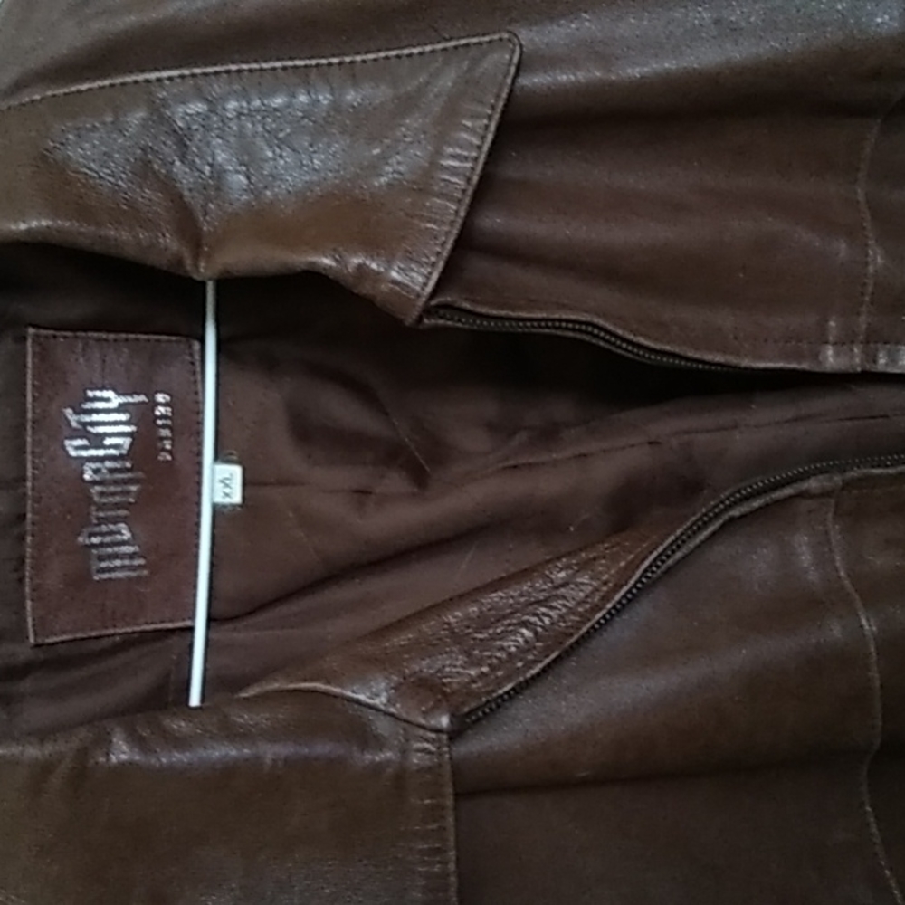 Men's XXL leather coat from motor City casino